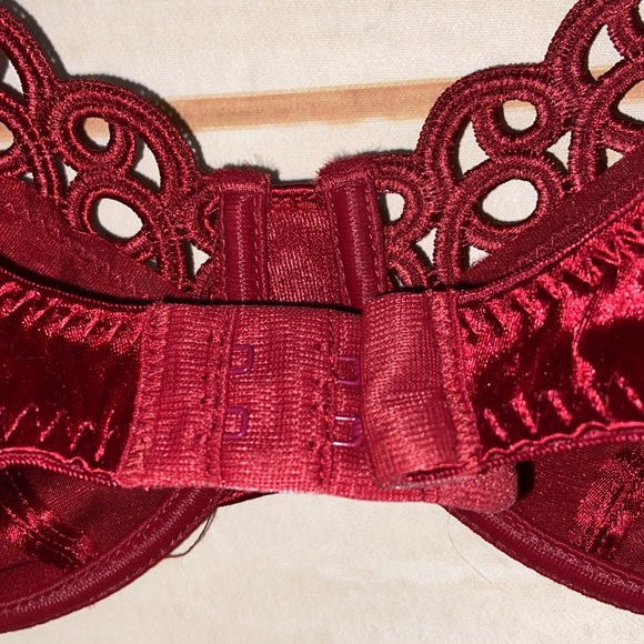 VICTORIA'S SECRET Full Cover VINTAGE Bra Underwire Decorative Details VTG 36B - Picture 6 of 10